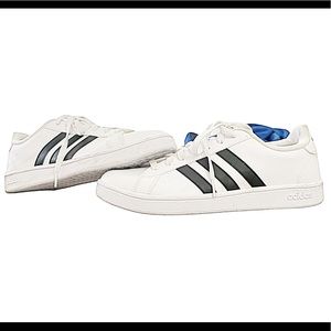 White adidas size 9 1/2